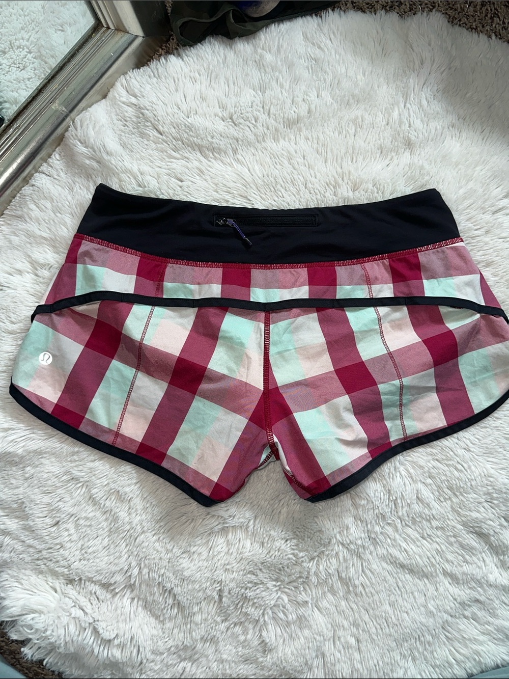 **RARE, DISCONTINUED** 2-way stretch lululemon Speed Shorts in Mint/Burgundy